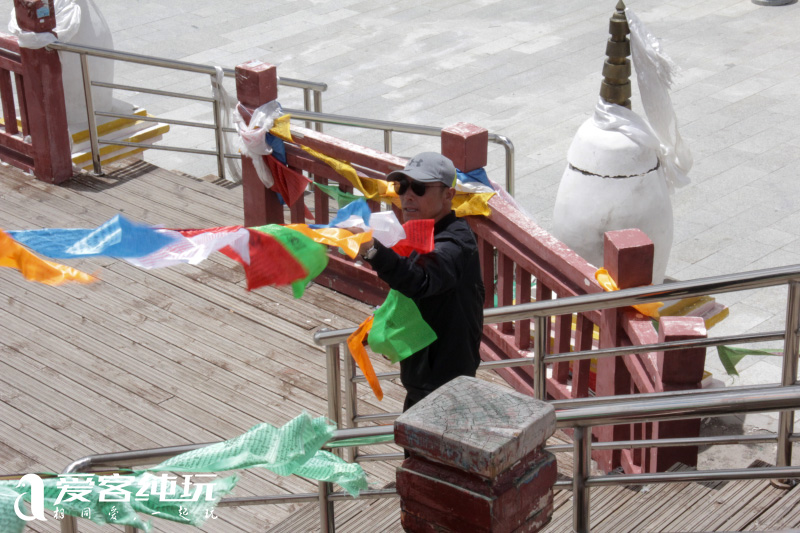 也拉山掛經(jīng)幡 (1)