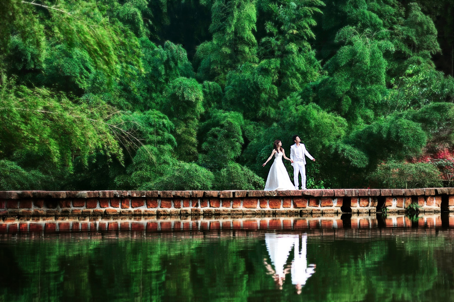 蜀南竹海七彩瀑布