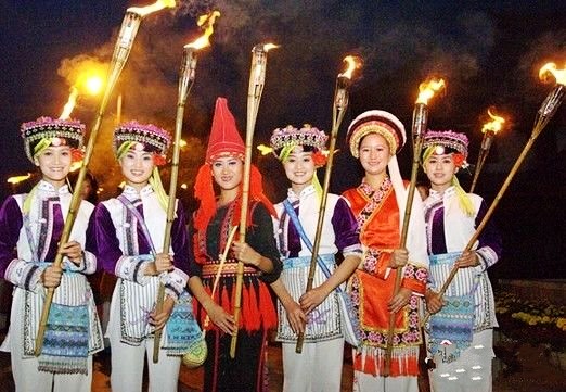 海螺溝磨西古鎮火把節