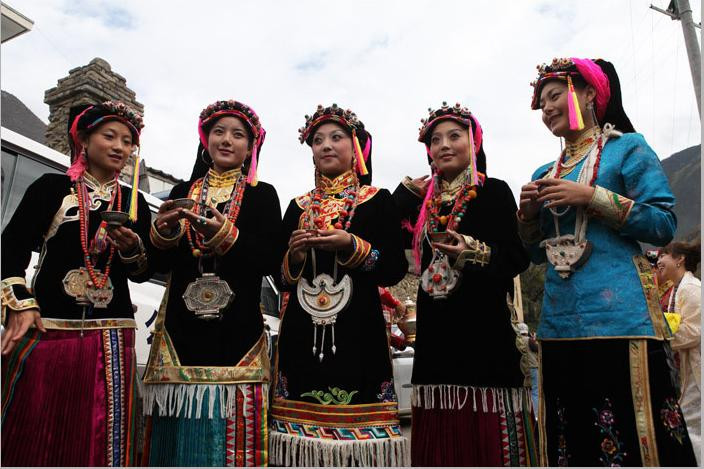 丹巴加絨藏族服飾介紹